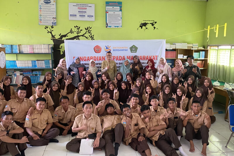 Kolaborasi Psikologi, Keperawatan, dan Farmasi Tingkatkan Literasi Mental dan Kepedulian di MAN 1 Olak Kemang: Pengabdian Masyarakat PNBP FKIK UNJA