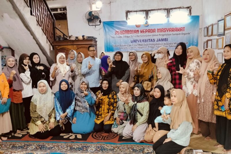 Pelatihan Diversifikasi Produk Eco Enzyme Digelar, Ketua LPPM UNJA Targetkan Desa Legok Jadi Desa Laboratorium Terpadu